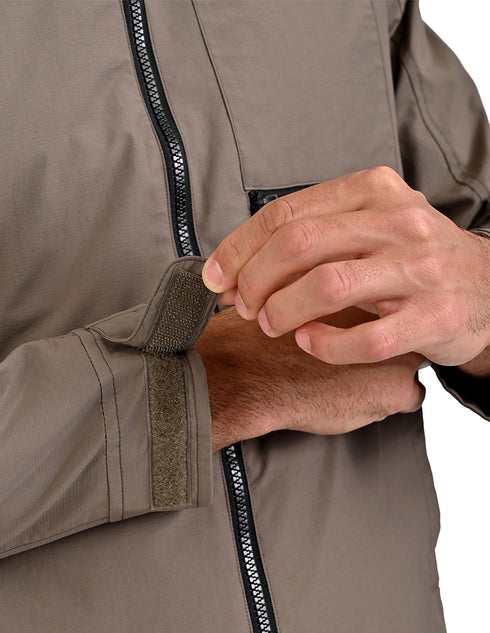 LEE Chamarraligera para Caballero en color taupe con Cuello Mao.