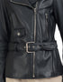 Chamarra de piel tipo Biker para mujer en color negro.