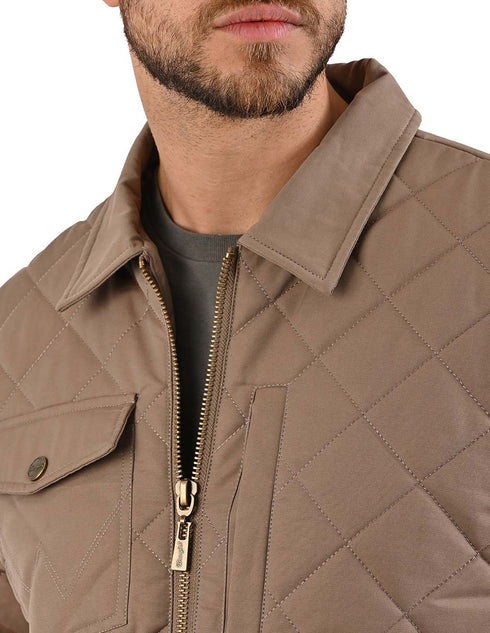 Chamarra WRANGLER para caballero en color cafè claro.