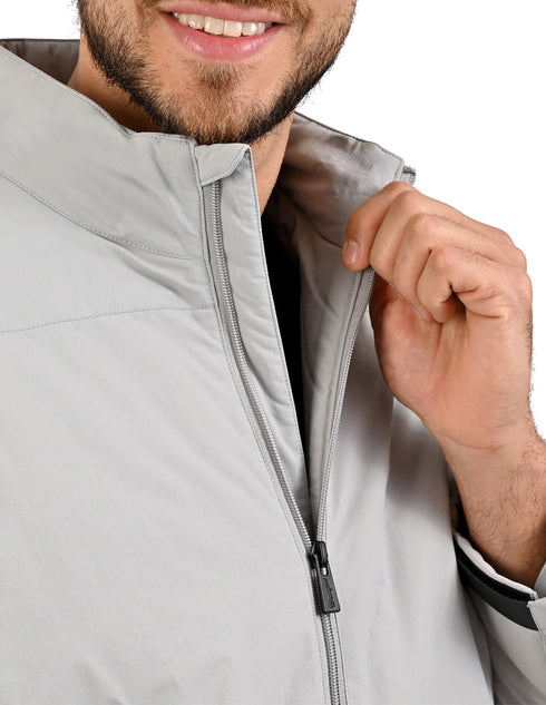 Chamarra gris Wrangler para hombre en material reflectante.